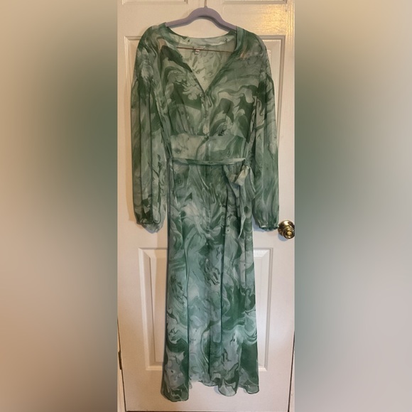 Guess Sheer Maxi Dress. Size Small. - Picture 3 of 10